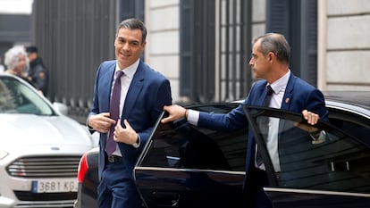 Pedro Sánchez, a su llegada al Congreso este jueves.