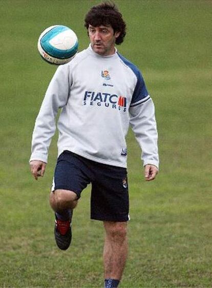 Bakero, en un entrenamiento de la Real Sociedad