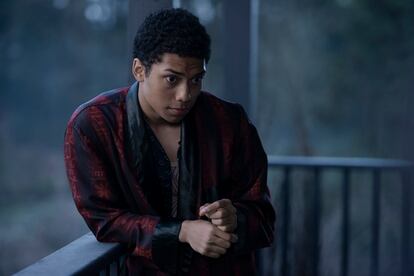 Chance Perdomo interpreta a Ambrose.