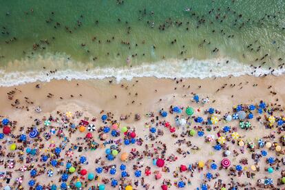 Ambiente en la playa de Barra de Guaratiba de Río de Janeiro (Brasil).