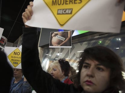 Manifestaci&oacute;n en mayo en Madrid contra unas jornadas sobre gestaci&oacute;n subrogada. 