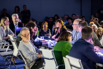 In the engine room of EL PAÍS: this is how the first page is decided | 50th Anniversary