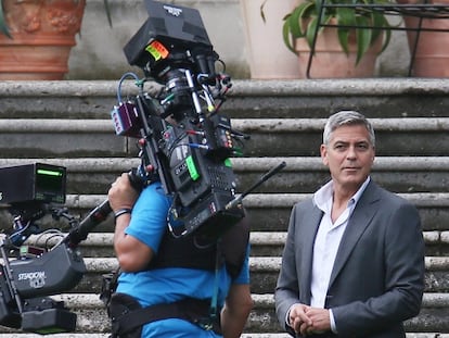 Clooney, en pleno rodaje de un nuevo anuncio de la marca de caf&eacute; de la que es imagen, el pasado agosto en Italia.