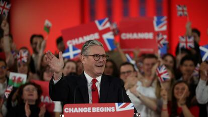 Keir Starmer, líder del Partido Laborista británico, durante la comparecencia para celebrar la victoria de los laboristas en las elecciones del Reino Unido.