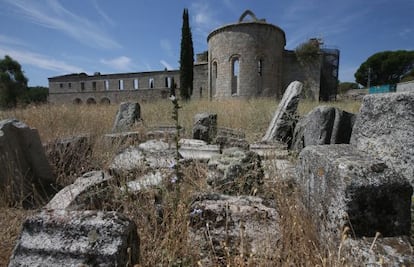 Exteriores del monasterio cisterciense.