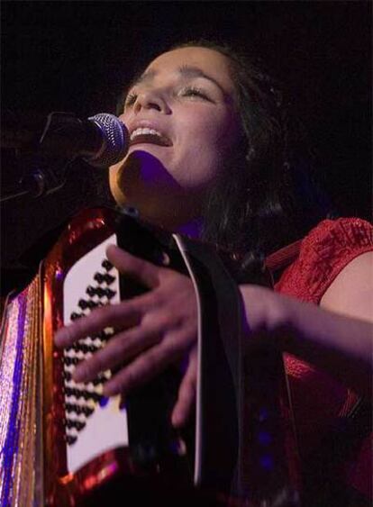 Julieta Venegas, en B. B. King.