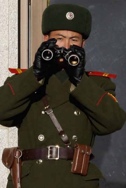 Un soldado norcoreano, en la frontera.