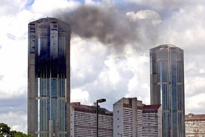 <b>17 de octubre de 2004</b>. La Torre Este de Parque Central, el edificio más alto de Caracas (Venezuela) quedó parcialmente destruido por un incendio que no dejó víctimas.