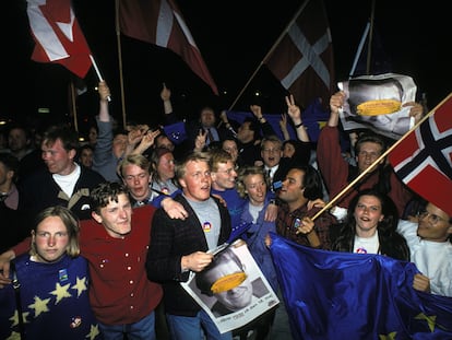 Manifestantes a favor del Tratado de Maastricht en el referéndum danés, en 1993.