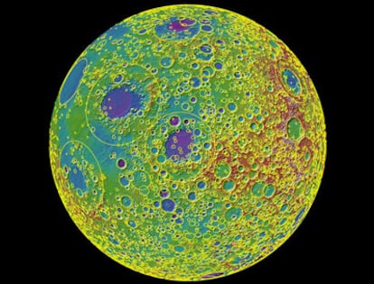 La superficie lunar captada por el altímetro de la sonda <i>LRO</i>.