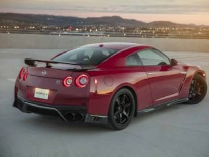 Un coche de Nissan del modelo GT-R