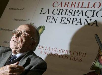 Santiago Carrillo, durante el acto de presentación de su libro, publicado por Planeta