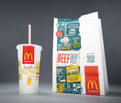 En 2011, los productos de la cadena de comida rápida aparecían rodeados de dibujos en las bolsas, vasos y en los botes de helado McFlurry. 