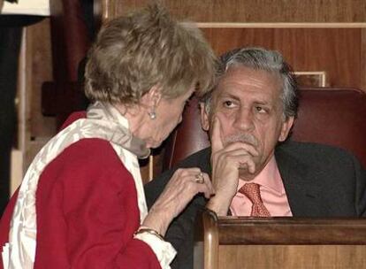 La vicepresidenta María Teresa Fernández de la Vega y el portavoz socialista Diego López Garrido.