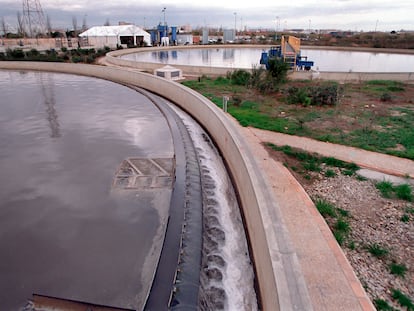 Panorámica de la depuradora de PInedo, en Valencia.