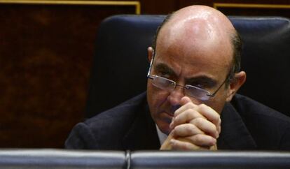 Luis de Guindos en el Congreso de los Diputados el miércoles.