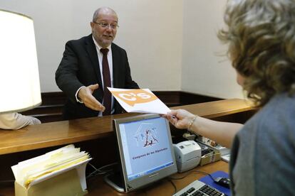 Francisco Igea registra la ley de muerte digna de Ciudadanos.