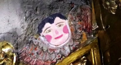 Captura de vídeo del ángel pintado en el retablo de la iglesia de San Sebastián, en Reinosa.