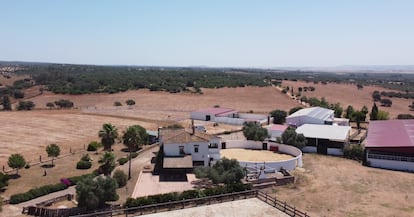 Finca situada entre Aznalcóllar y la Aldea de Tujena, en la provincia de Huelva.