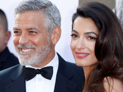 George Clooney y su esposa Amal en una entrega de premios en Hollywood en junio de 2018.