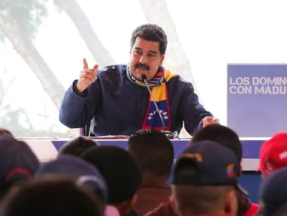 Nicol&aacute;s Maduro durante el programa semanal &quot;Los Domingos con Maduro&quot;  en Caracas, este domingo.