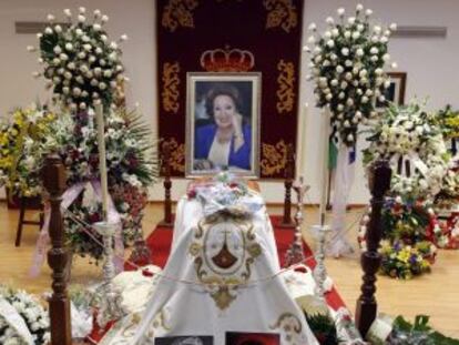 Capilla ardiente de la tonadillera sevillana Marifé de Triana, fallecida esta madrugada a los 76 años.