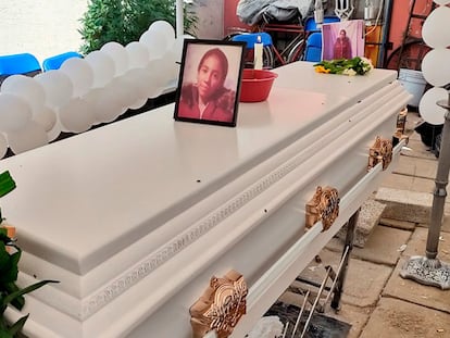 Velatorio de la joven Lourdes Mañon, víctima de feminicidio en Zumpango, Estado de México.