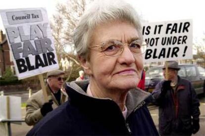 Sylvia Hardy participa en una manifestación en Exeter en 2004.