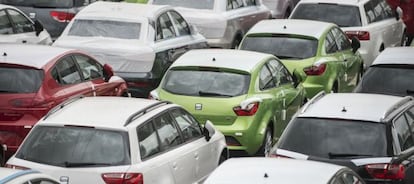 Veh&iacute;culos en la f&aacute;brica de Seat, en Martorell (Barcelona). Seat fue la marca m&aacute;s vendida en los cuatro primeros meses del a&ntilde;o.