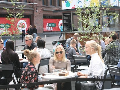 Terraza en el centro de Helsinki.