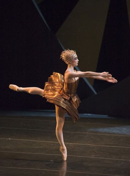 Eri Nakamura, en el papel de Coppelia.