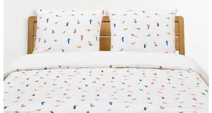 Juego de cama Braisl Birds, de Claire Leina para Habitat, en algodón percal, con dibujos de acaballaderos, tucanes y papagayos. Desde 48,30 euros.