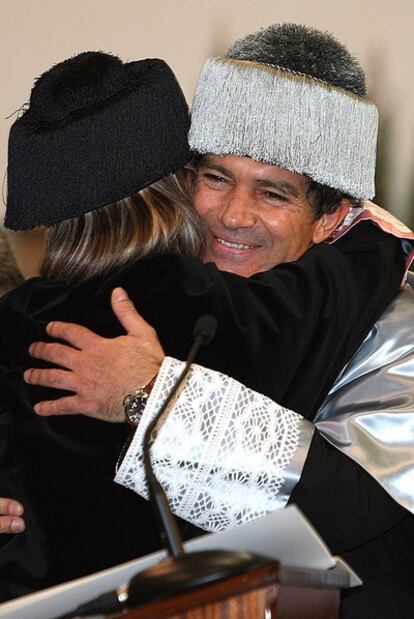 Antonio Banderas recibe el título de doctor <i>honoris causa</i> por la Universidad de Málaga.