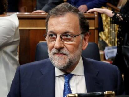 Mariano Rajoy, presidente del Gobierno en funciones, tras la primera jornada del debate de investidura.