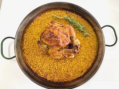 Arroz con pollo de corral.