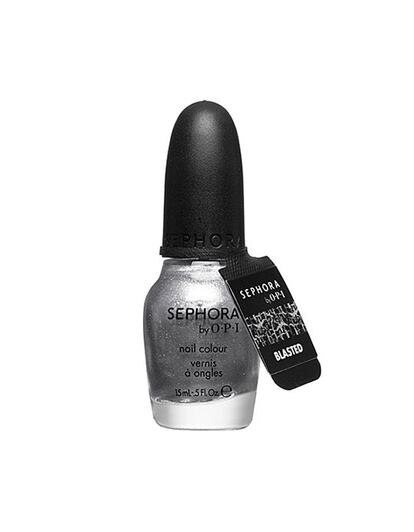 Si todavía no te has apuntado a la moda nail art este esmalte de OPI te ayudará a decorar tus uñas en dos tonos de grises (5 euros).