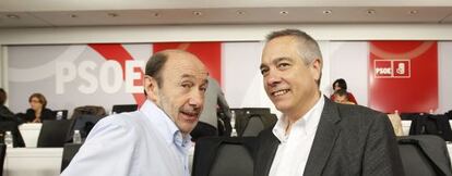 Alfredo P&eacute;rez Rubalcaba y Pere Navarro.