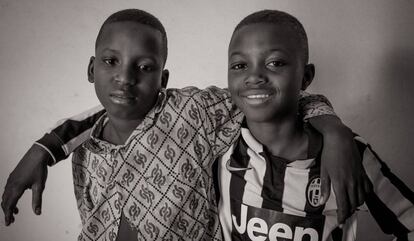 Ibrahim y Aliou, dos menores utilizados en Mali con fines militares.