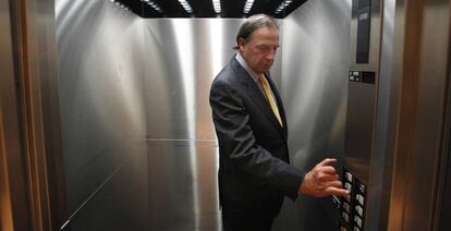 Vicente Martínez-Pujalte López, en un ascensor del Congreso.