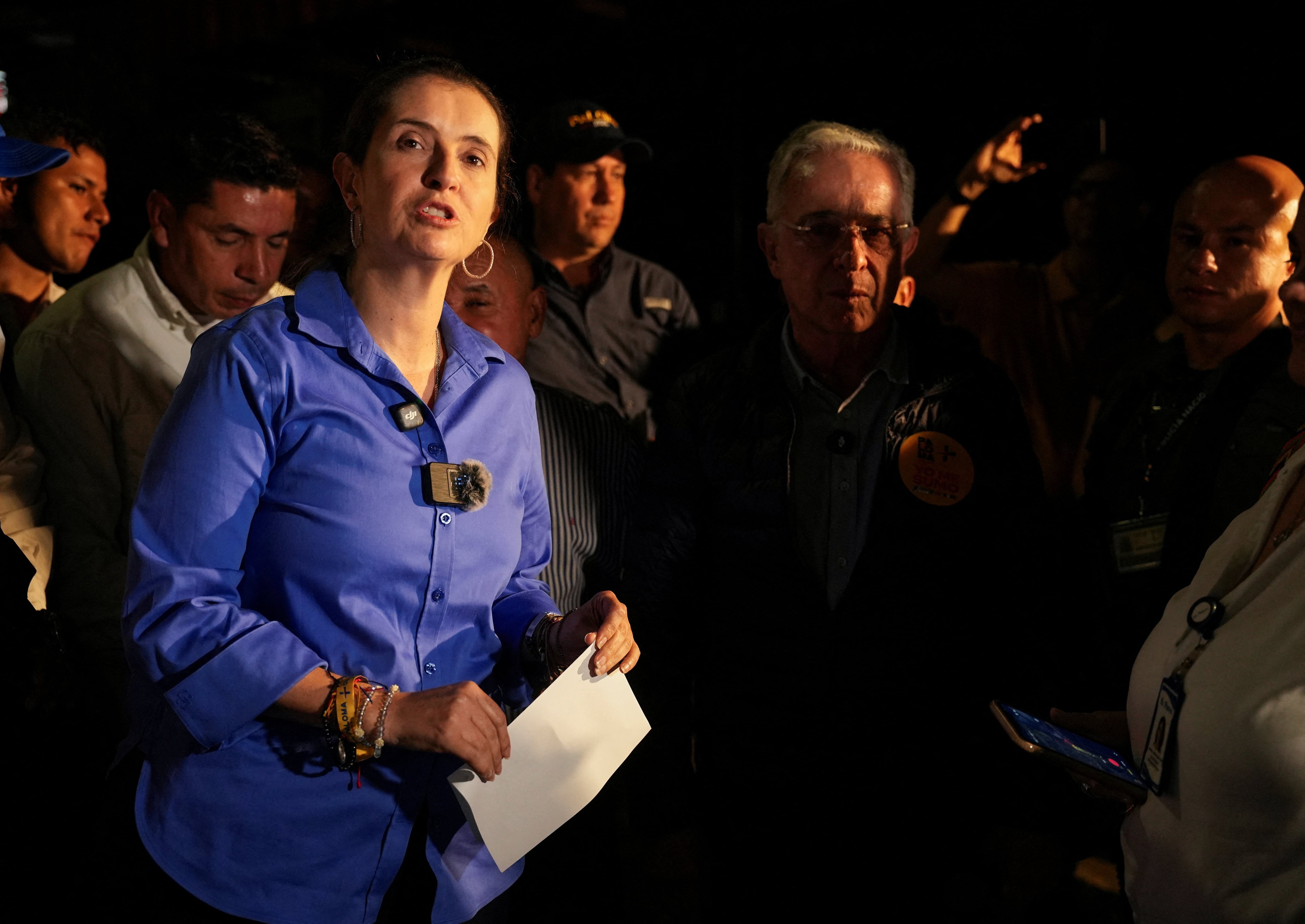 Con las madres solteras, sin el derecho al aborto: Paloma Valencia hace campaña con el movimiento feminista en contra