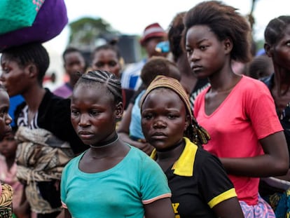 Refugiados de la República Democrática de Congo esperan a ser reasentados en el campo de Kagoma, en Uganda, el pasado 10 de abril.