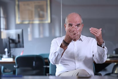 Manuel Chaves, durante la entrevista con EL PAÍS, el pasado jueves.