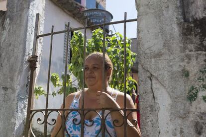 La familia de Andréia consume mucha menos agua por día de la recomendada por la OMS.