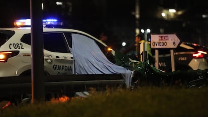 La Guardia Civil detiene a un hombre por presuntamente matar y decapitar a su padre en el concejo asturiano de Ribera de Arriba, el lunes.