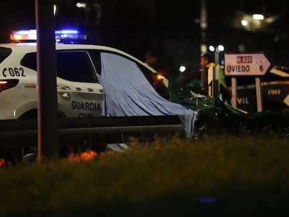 La Guardia Civil detiene a un hombre por presuntamente matar y decapitar a su padre en el concejo asturiano de Ribera de Arriba, el lunes.