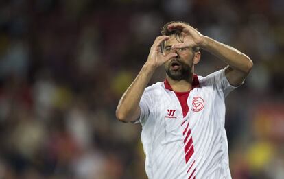 Coke celebra su gol en el Camp Nou.