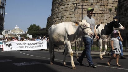 Concentración en Lugo contra el bajo precio de la leche esta semana.