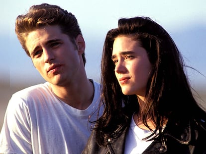 Jennifer Connelly y Jason Priestley en la grabación del videoclip de 'I Drove All Night'.