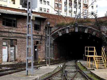 Solar de Metro en Cuatro Caminos.