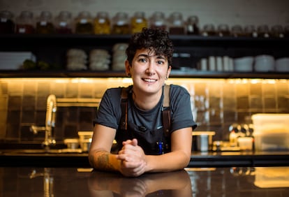 La chef Jesica Alfaro, a cargo de la cocina. 
